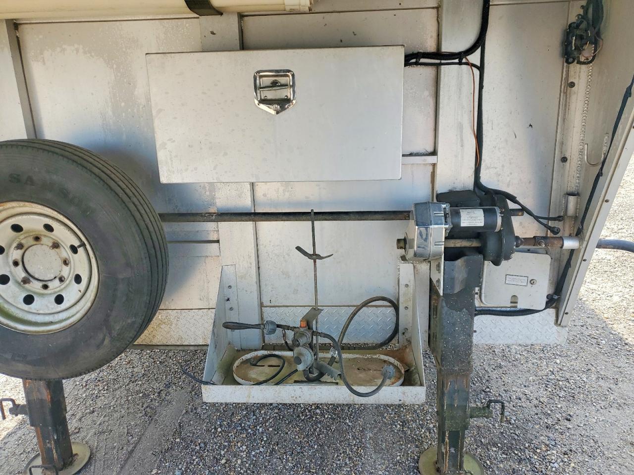 2007 Merhow Horse Trailer