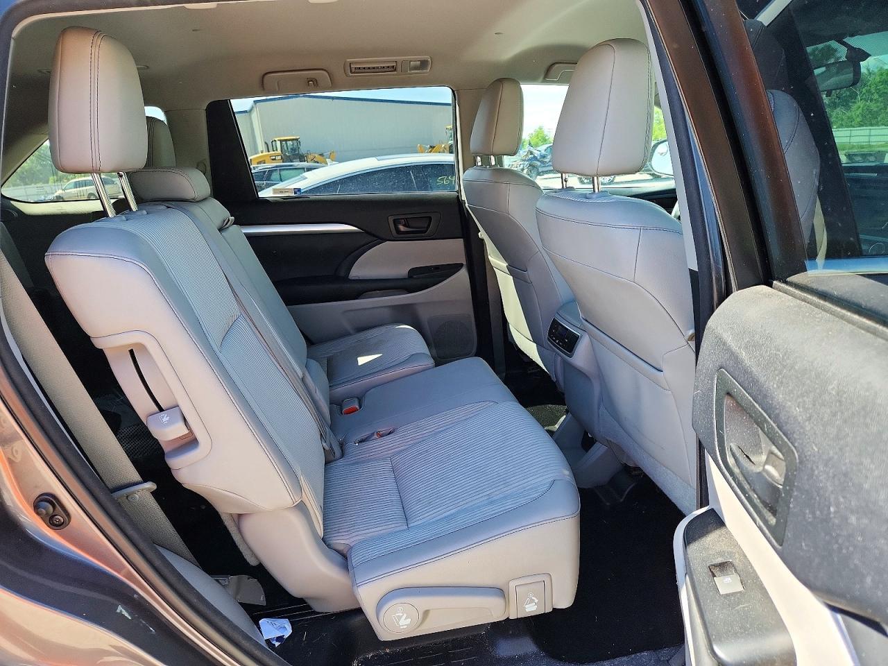 2014 TOYOTA HIGHLANDER