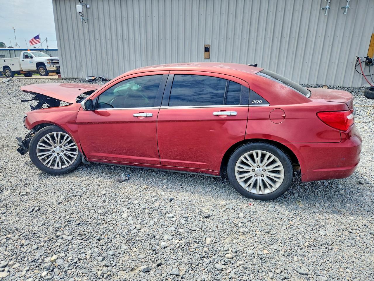 2013 CHRYSLER 200
