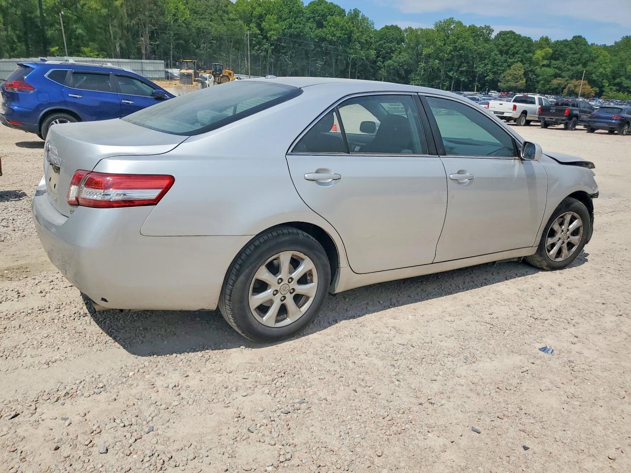 2011 TOYOTA CAMRY