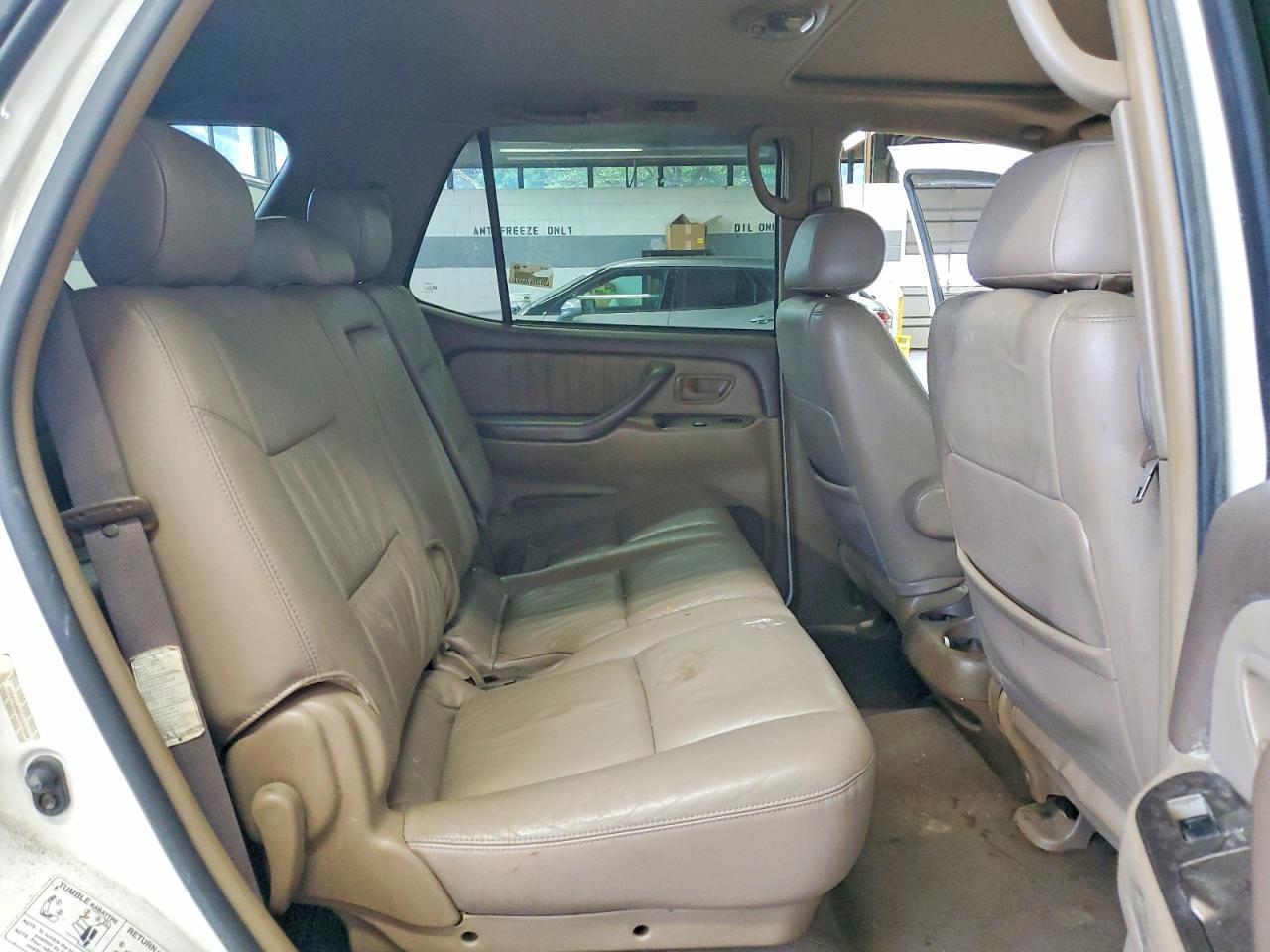 2004 TOYOTA Sequoia