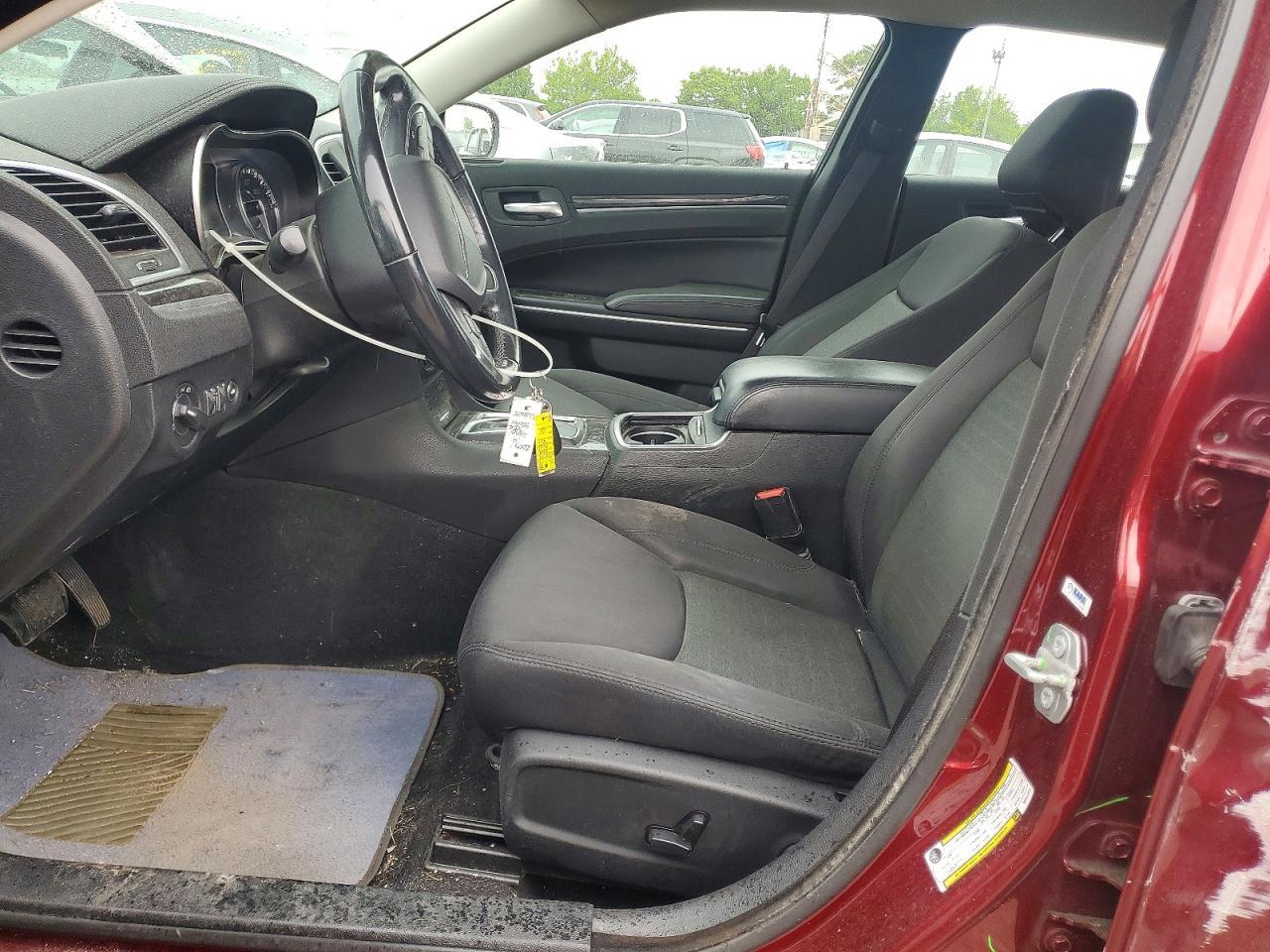 2019 CHRYSLER 300