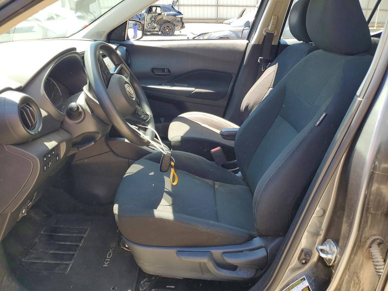 2025 NISSAN KICKS