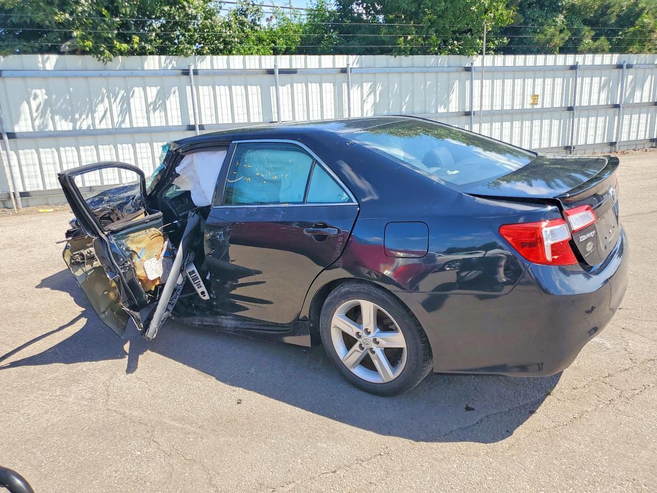 2013 TOYOTA CAMRY