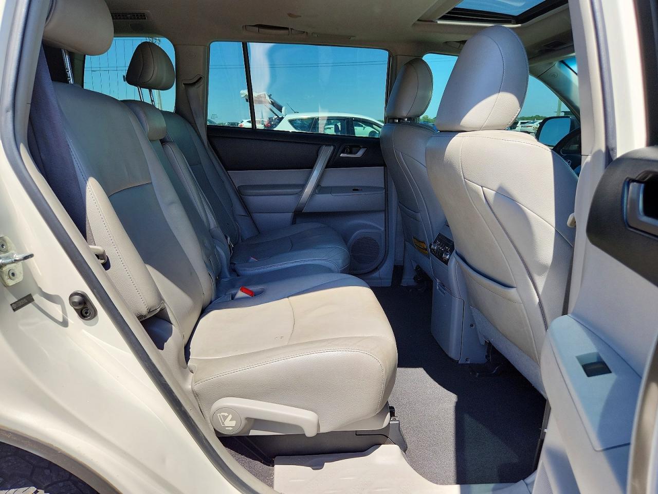 2013 TOYOTA HIGHLANDER