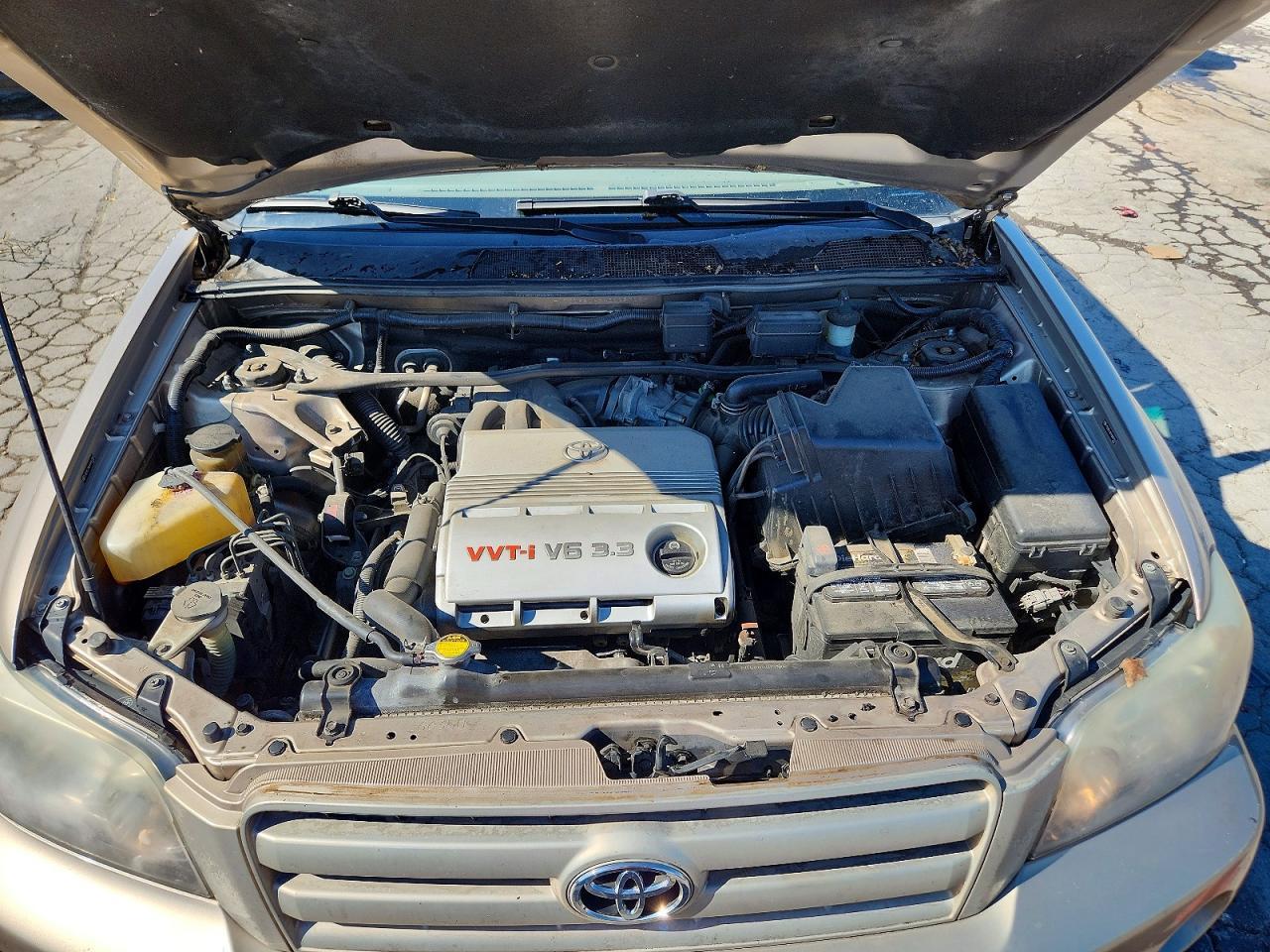 2004 TOYOTA HIGHLANDER