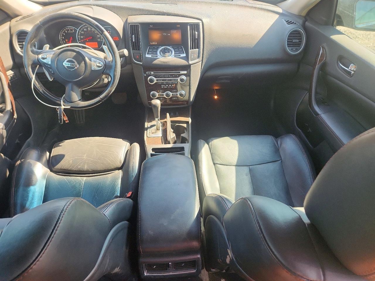 2010 NISSAN Maxima