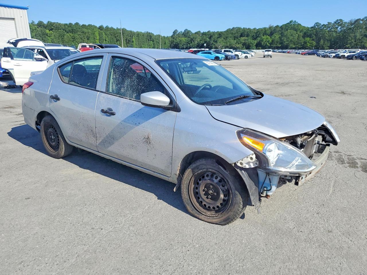 2017 NISSAN VERSA