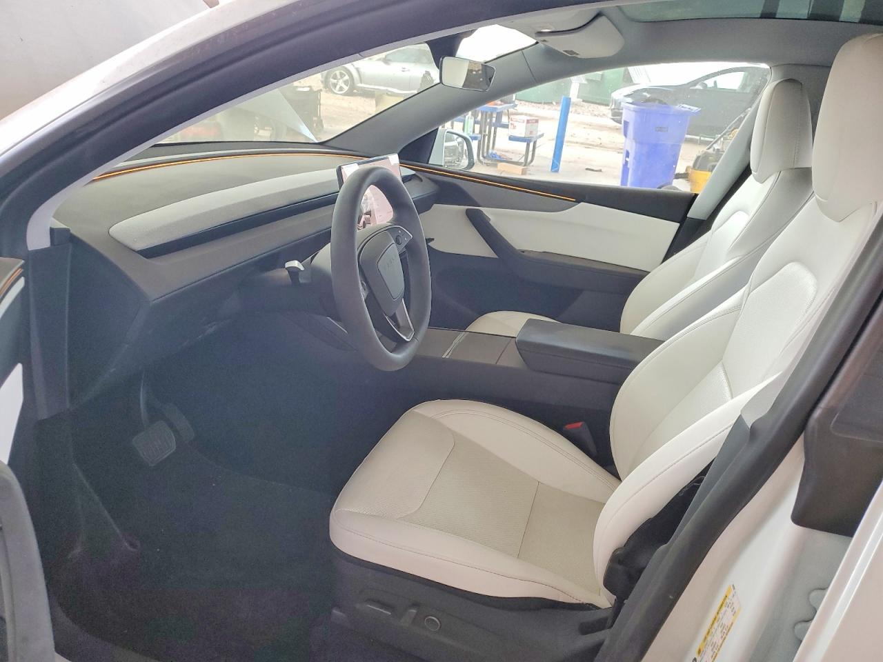 2026 TESLA MODEL Y