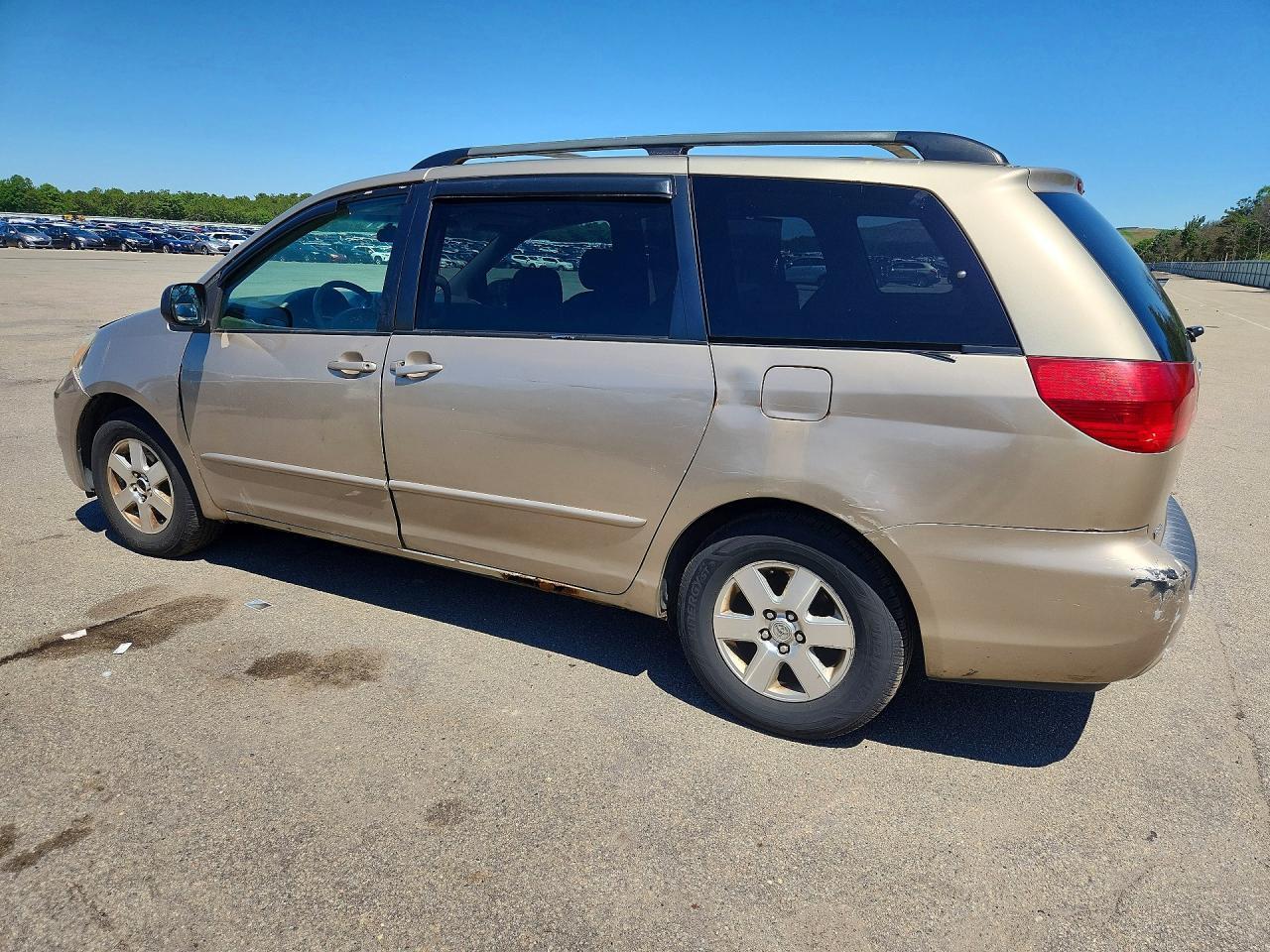 2004 TOYOTA SIENNA