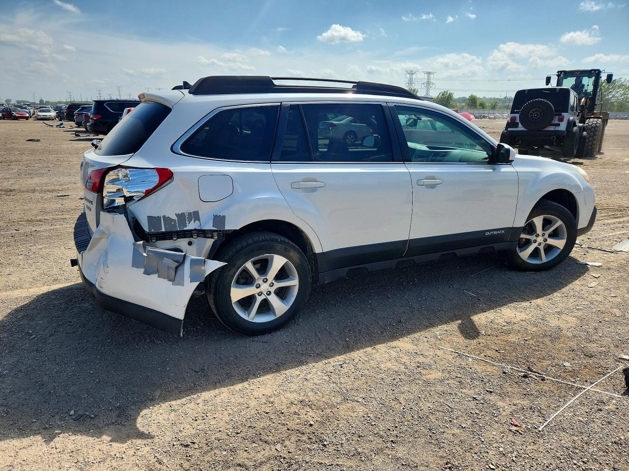 2013 SUBARU Outback