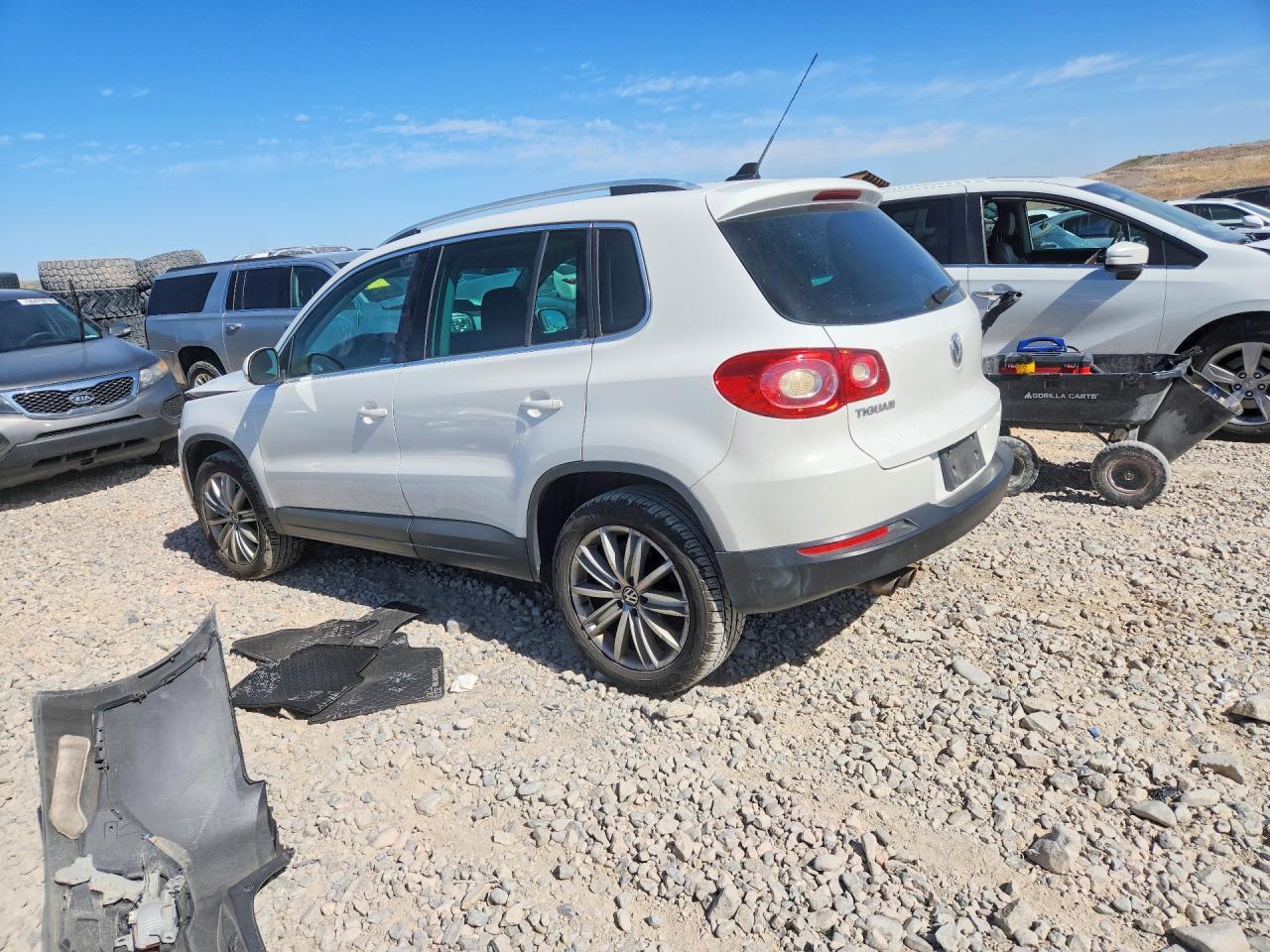 2011 VOLKSWAGEN TIGUAN