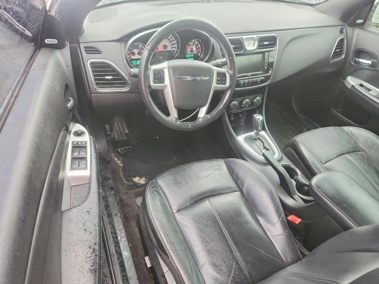 2011 CHRYSLER 200