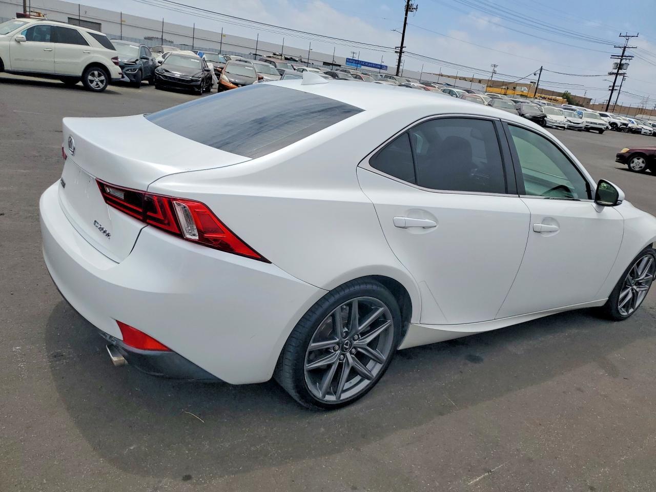2016 LEXUS IS 200t