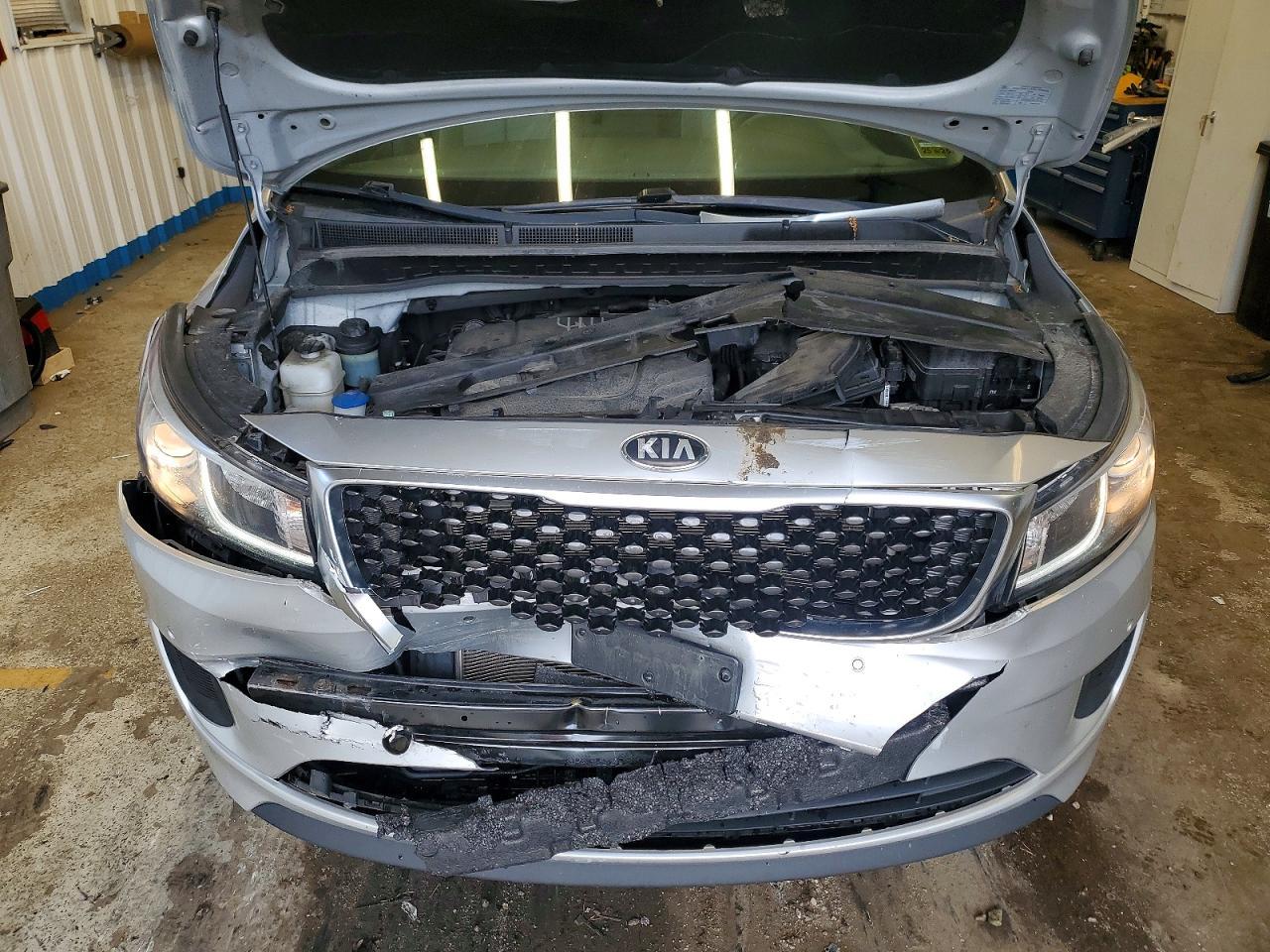 2016 KIA SEDONA