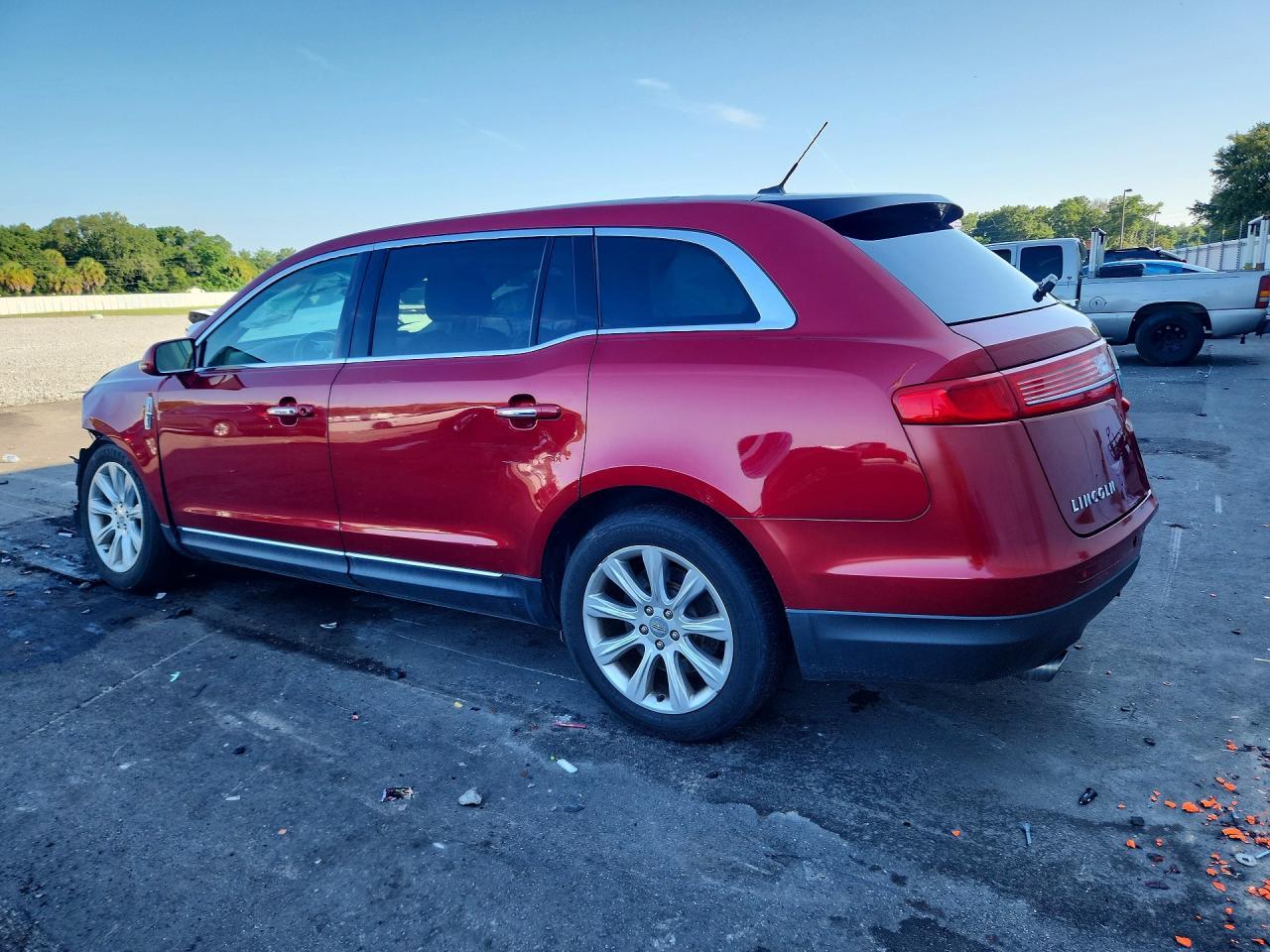 2017 LINCOLN MKT
