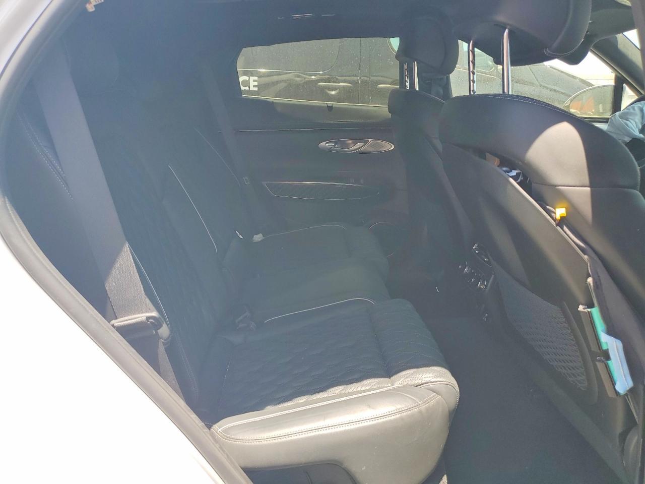 2023 GENESIS GV70