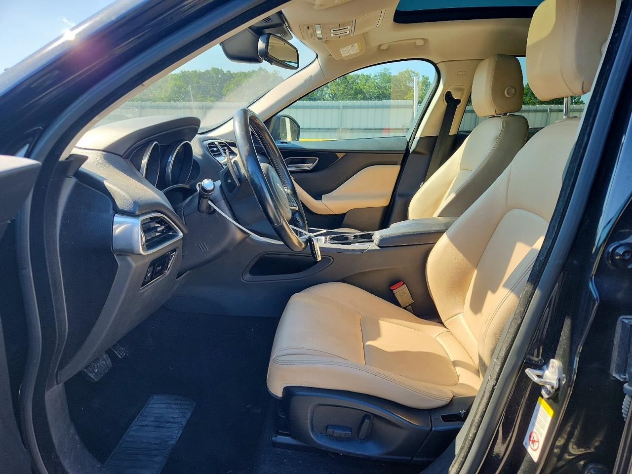 2017 JAGUAR F-Pace