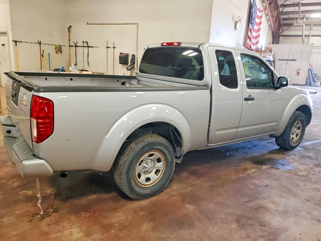 2017 NISSAN Frontier
