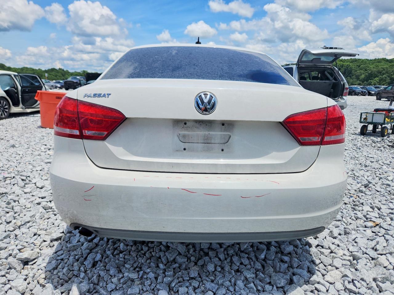 2012 VOLKSWAGEN Passat