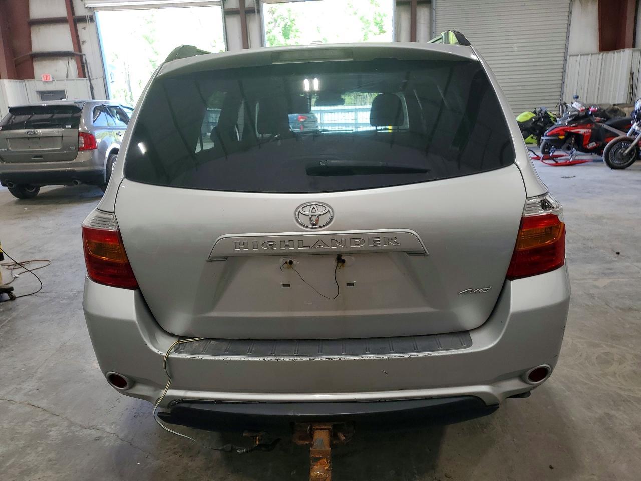 2010 TOYOTA HIGHLANDER
