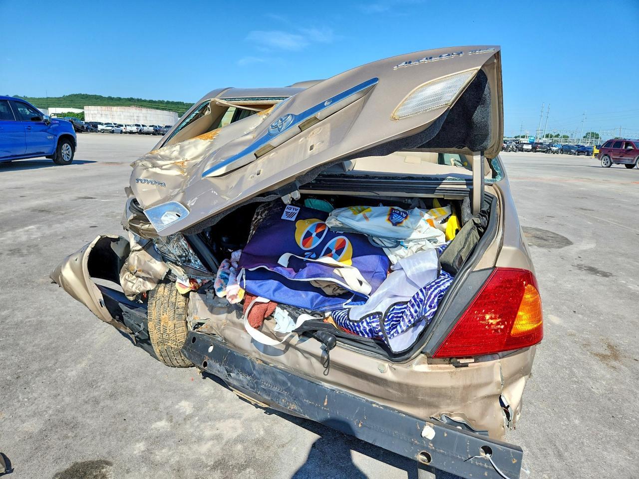 2001 TOYOTA Avalon