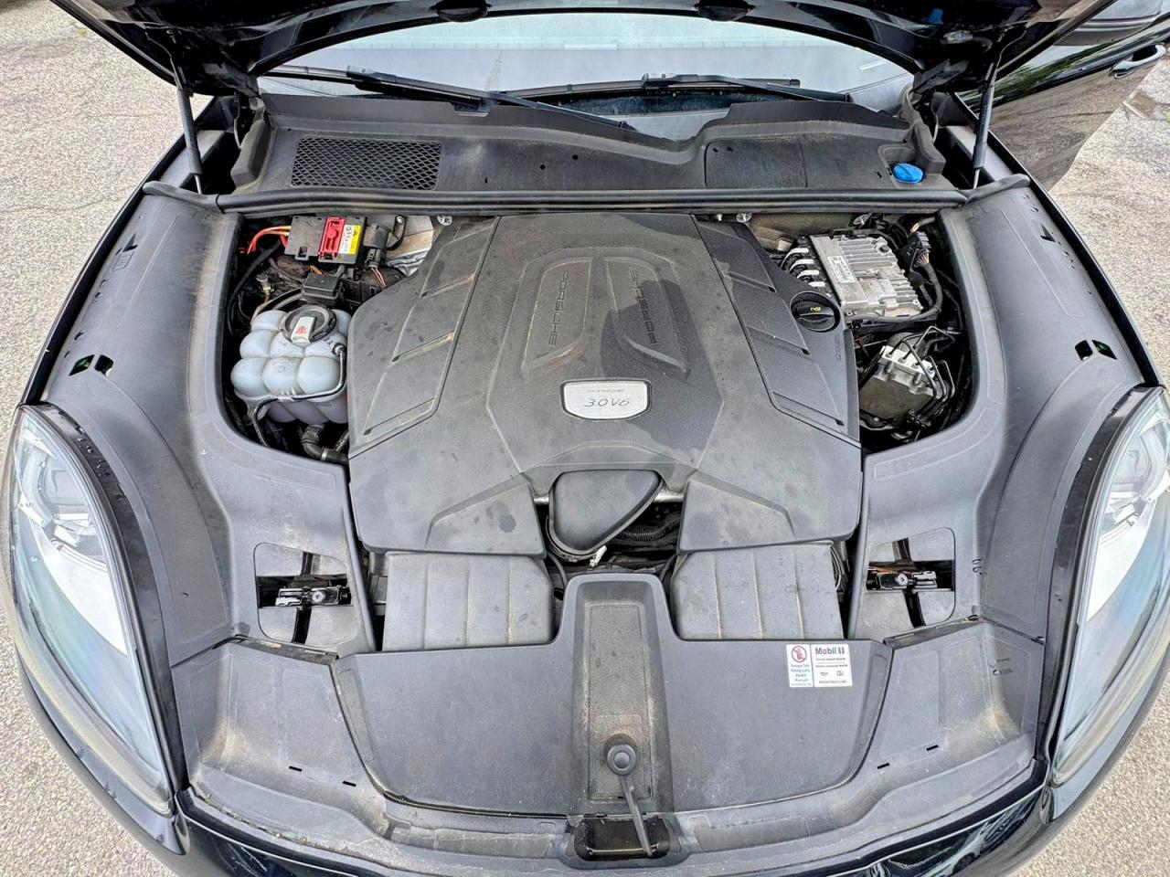 2019 PORSCHE CAYENNE