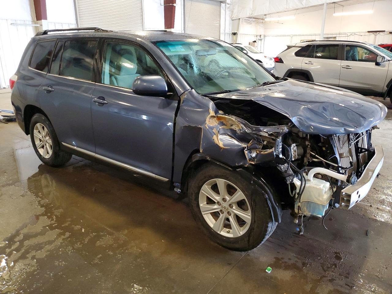 2011 TOYOTA HIGHLANDER