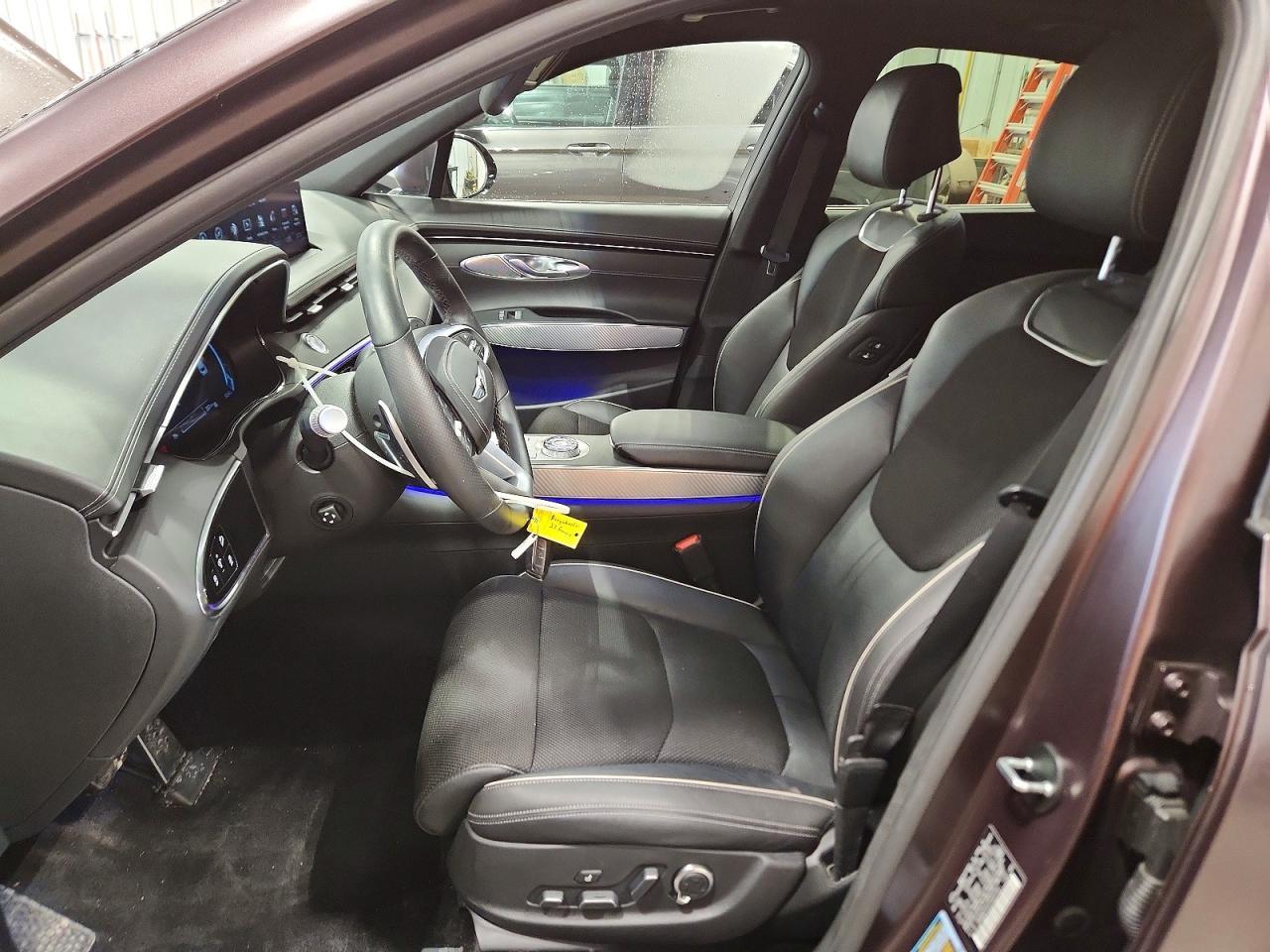 2023 GENESIS GV70