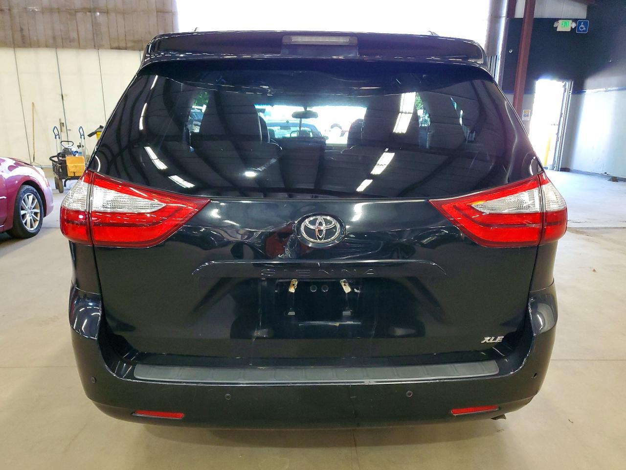 2017 TOYOTA SIENNA