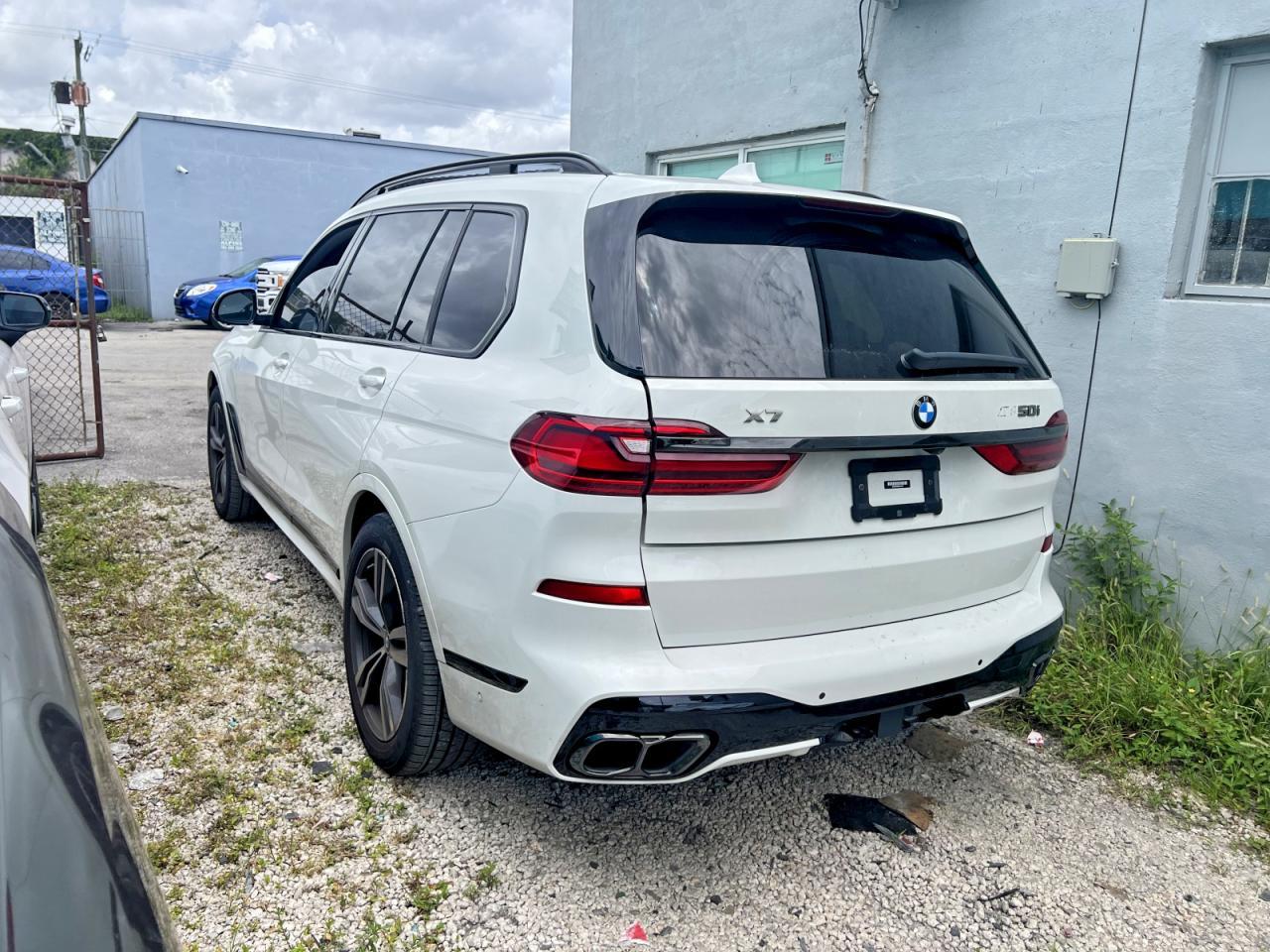 2022 BMW X7
