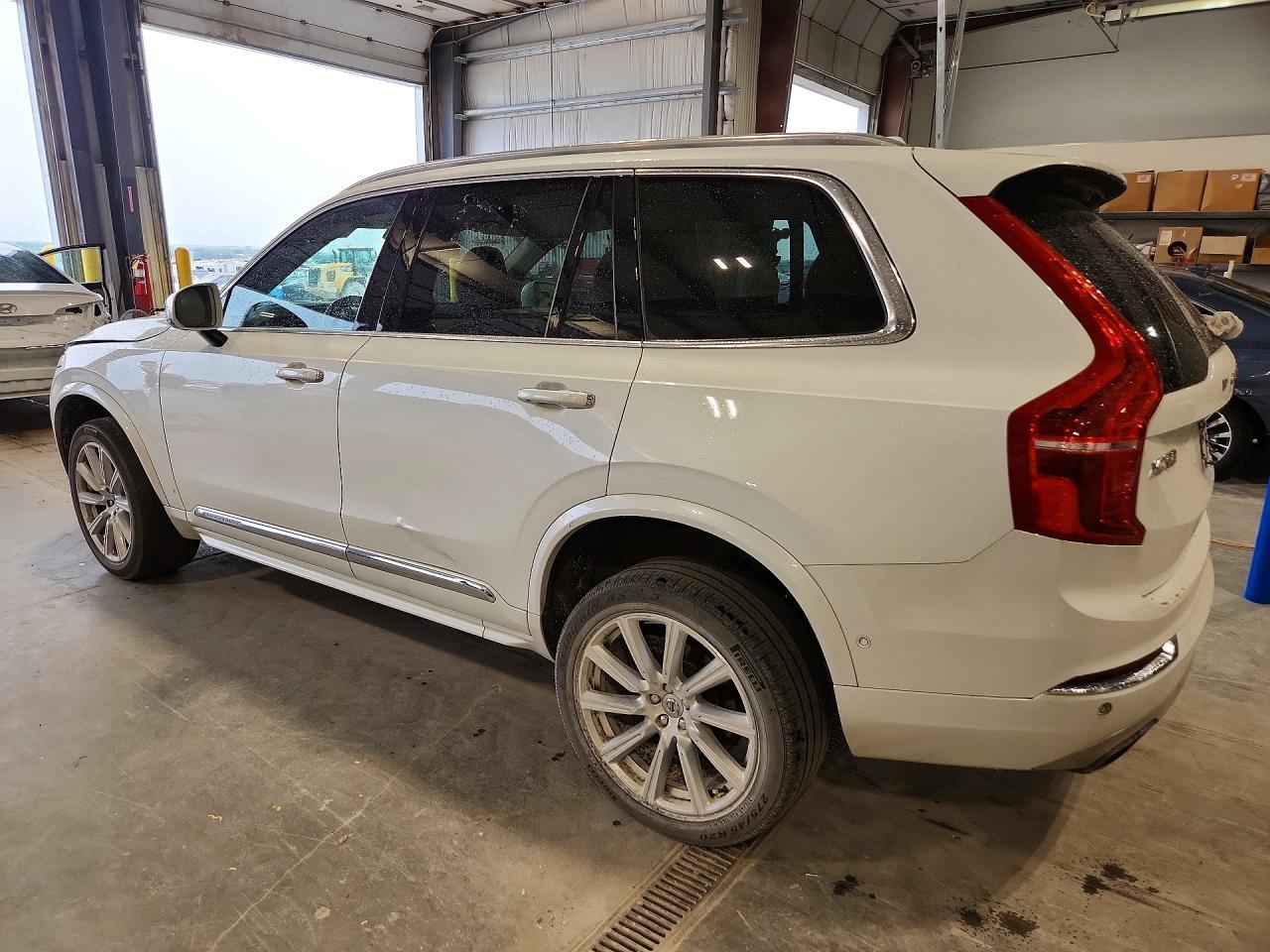 2016 VOLVO XC90