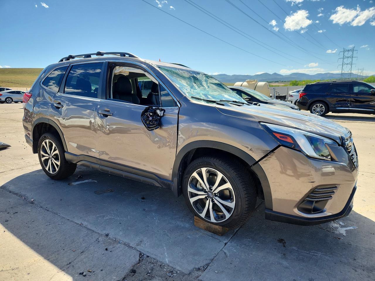 2022 SUBARU FORESTER