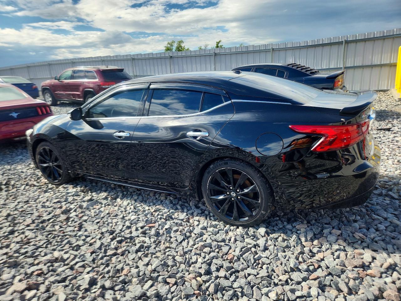 2017 NISSAN Maxima