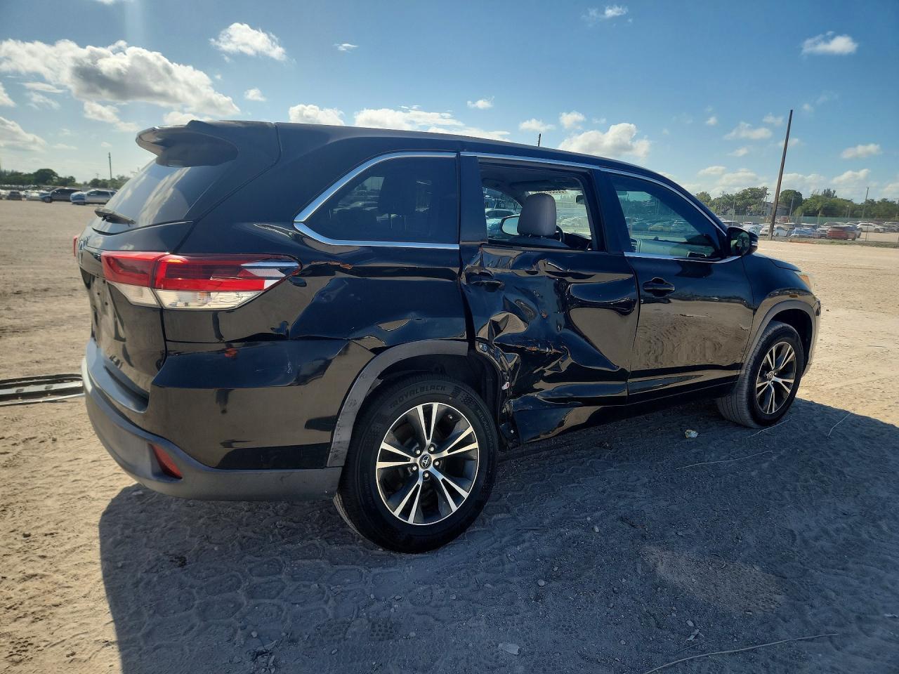 2017 TOYOTA HIGHLANDER