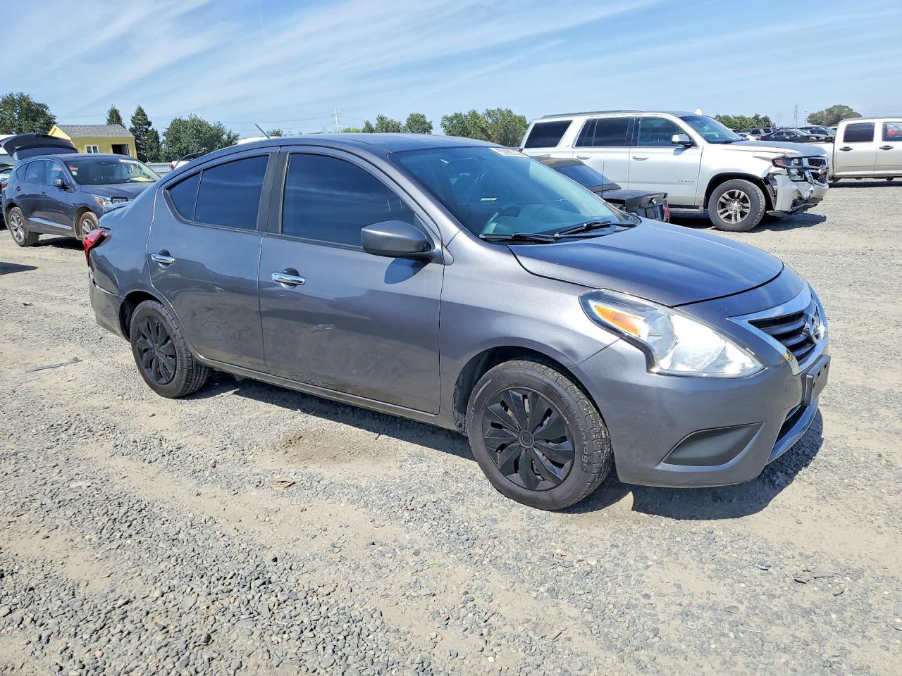 2017 NISSAN VERSA