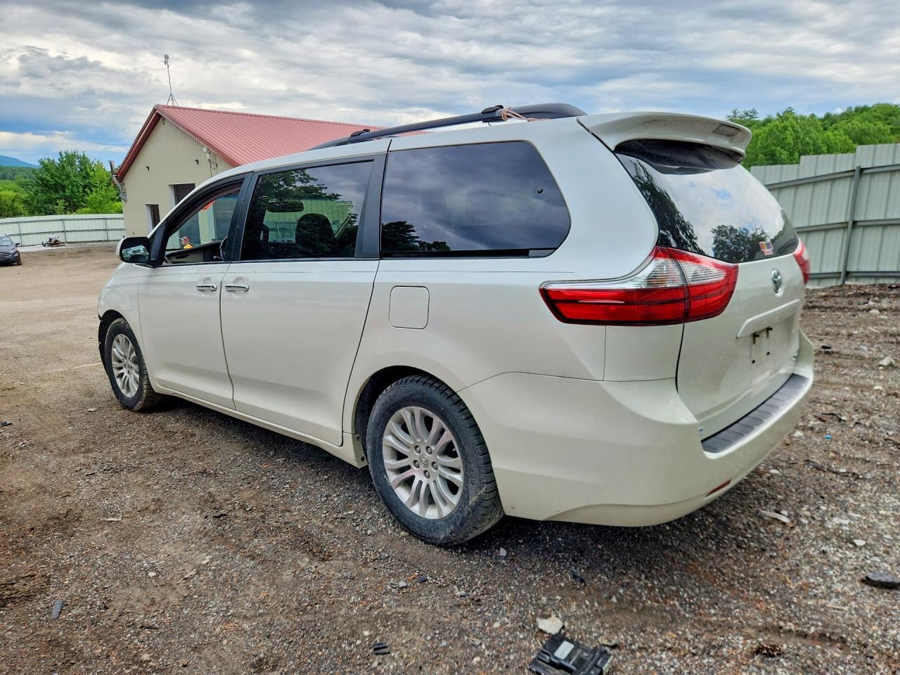 2015 TOYOTA SIENNA