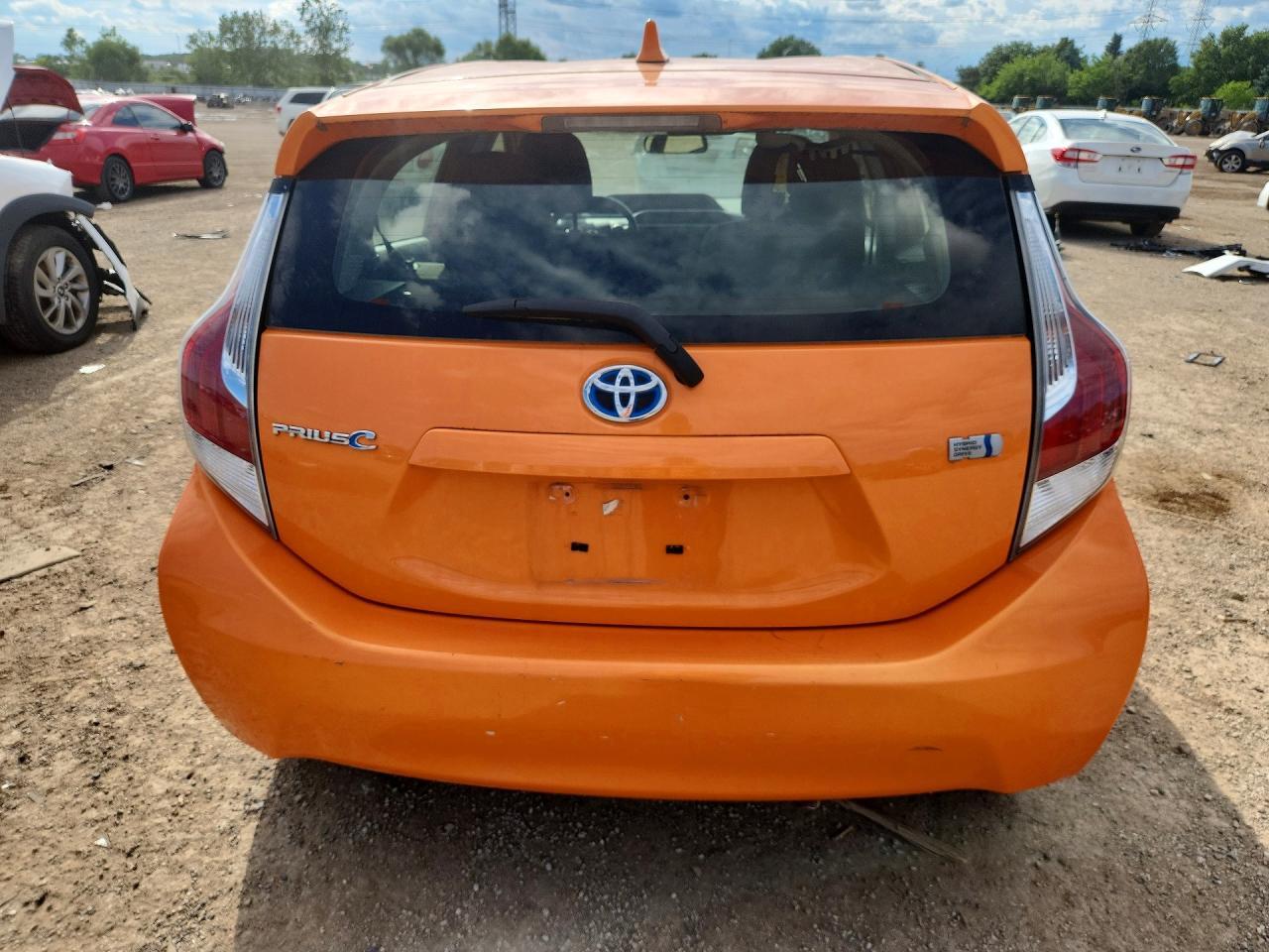 2016 TOYOTA Prius c