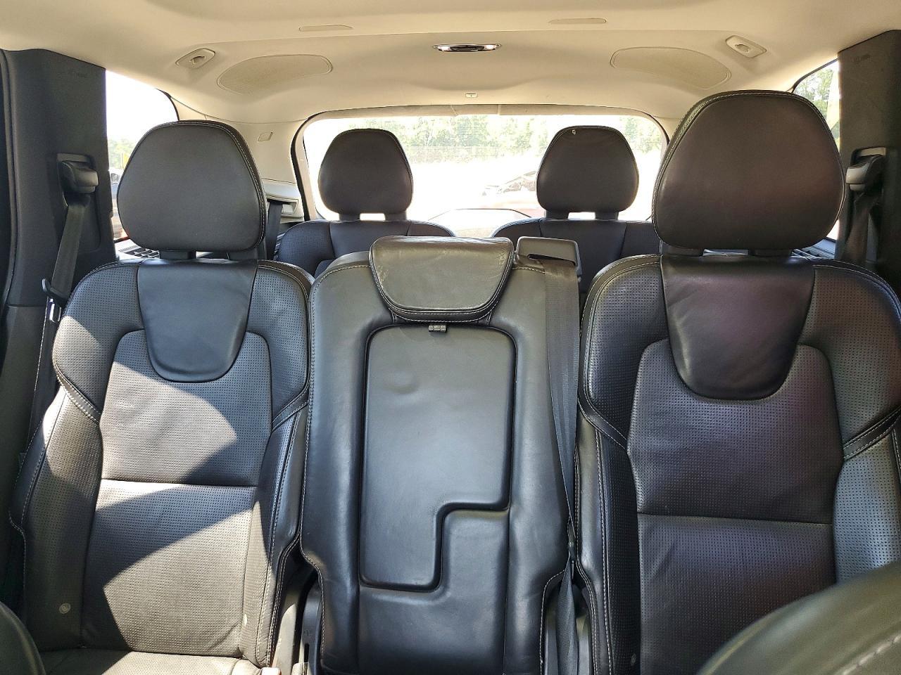 2017 VOLVO XC90