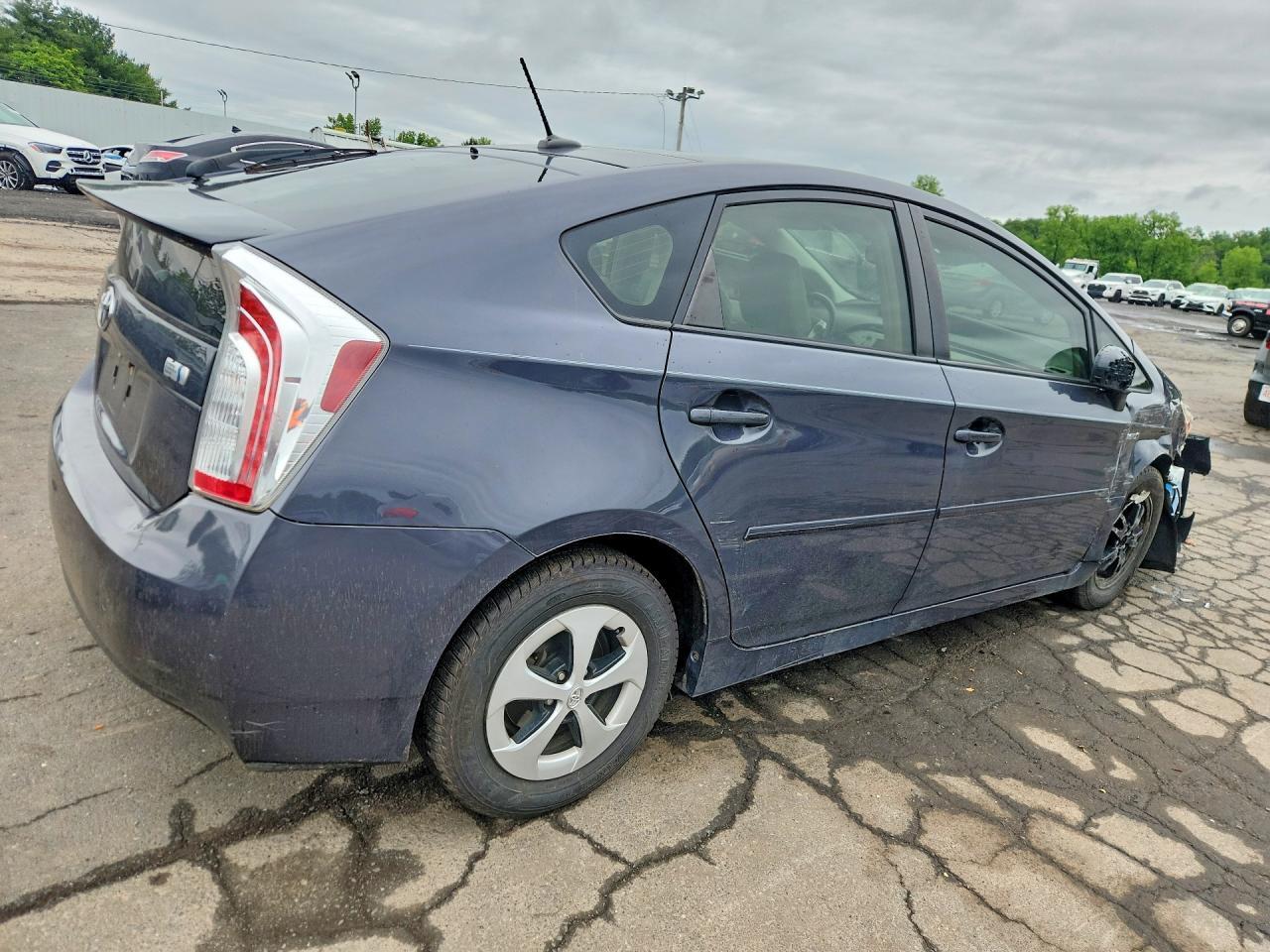 2015 TOYOTA PRIUS