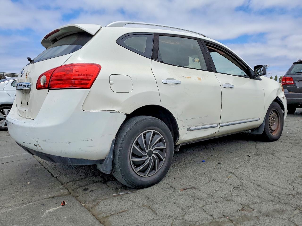 2015 NISSAN ROGUE