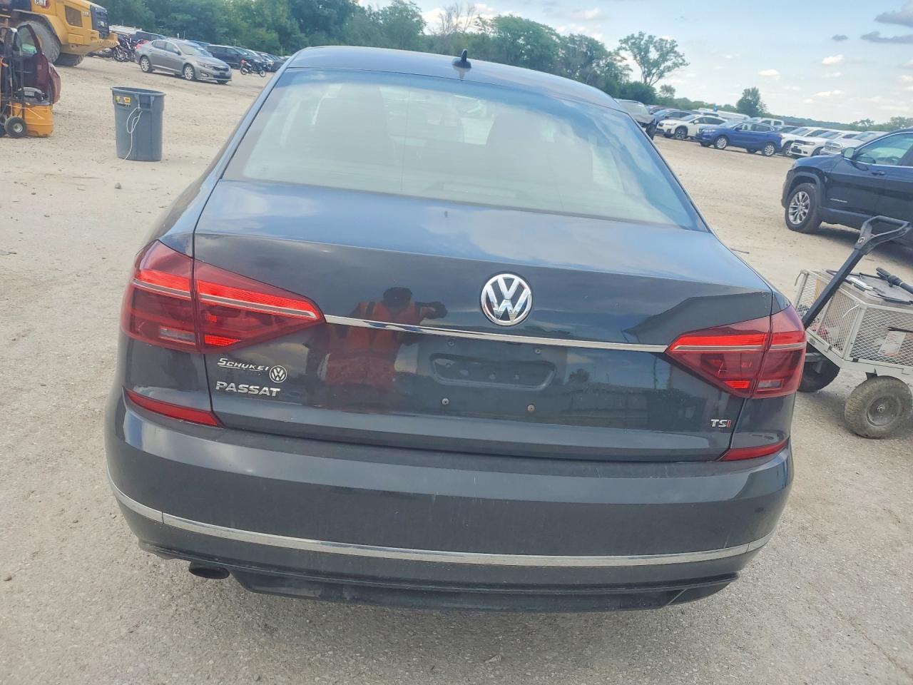 2017 VOLKSWAGEN Passat