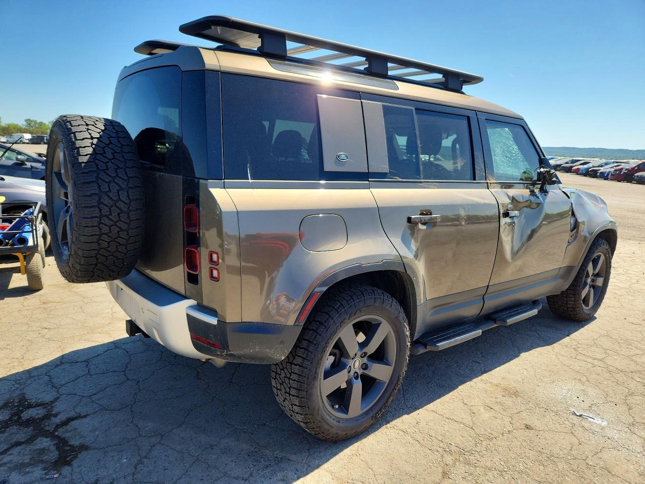 2024 LAND ROVER Defender