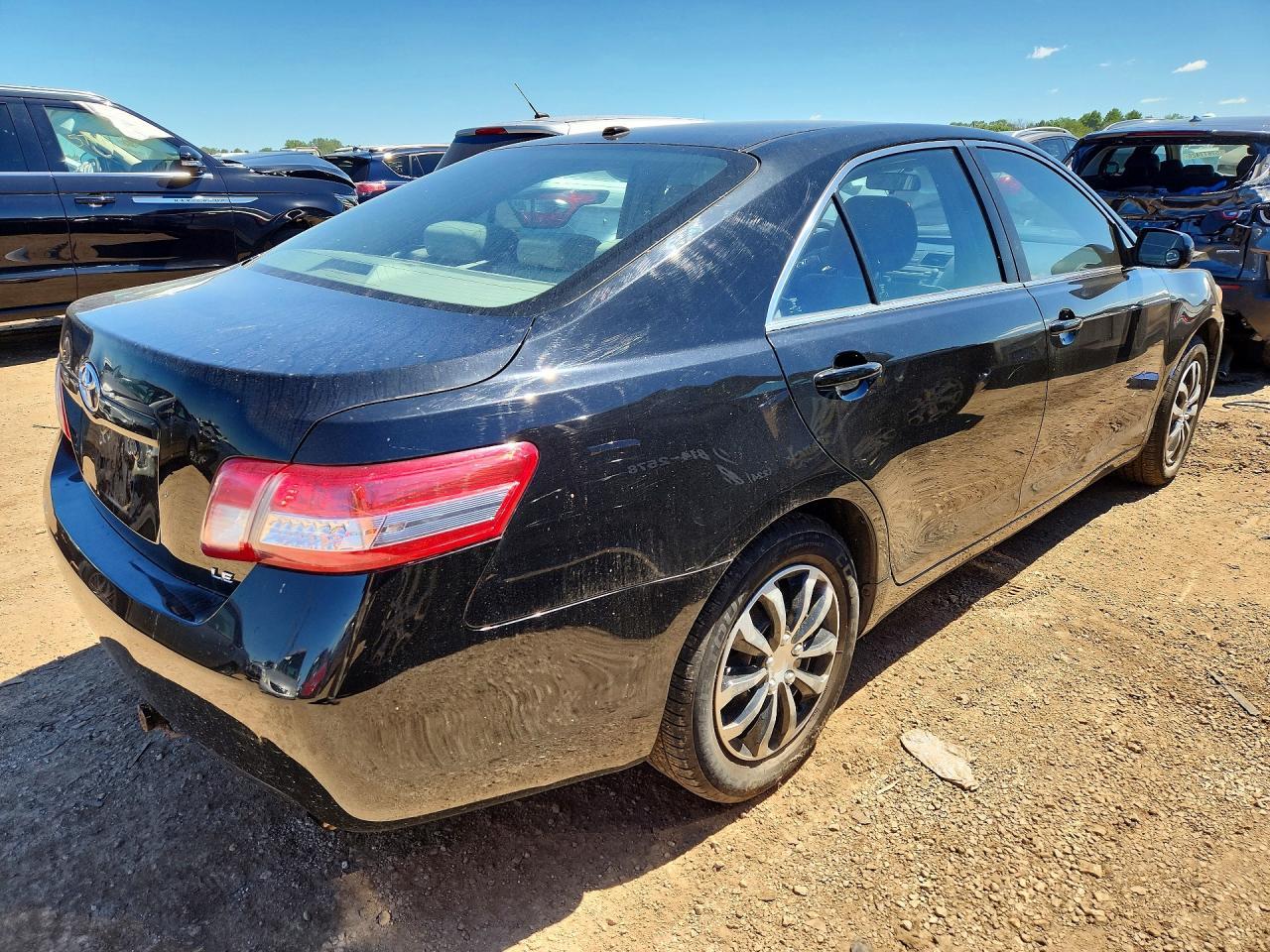 2011 TOYOTA CAMRY