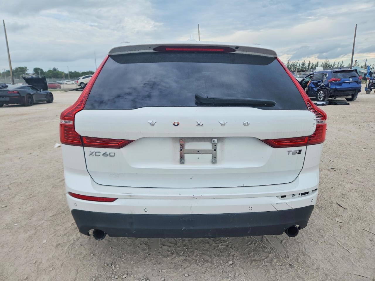 2021 VOLVO XC60