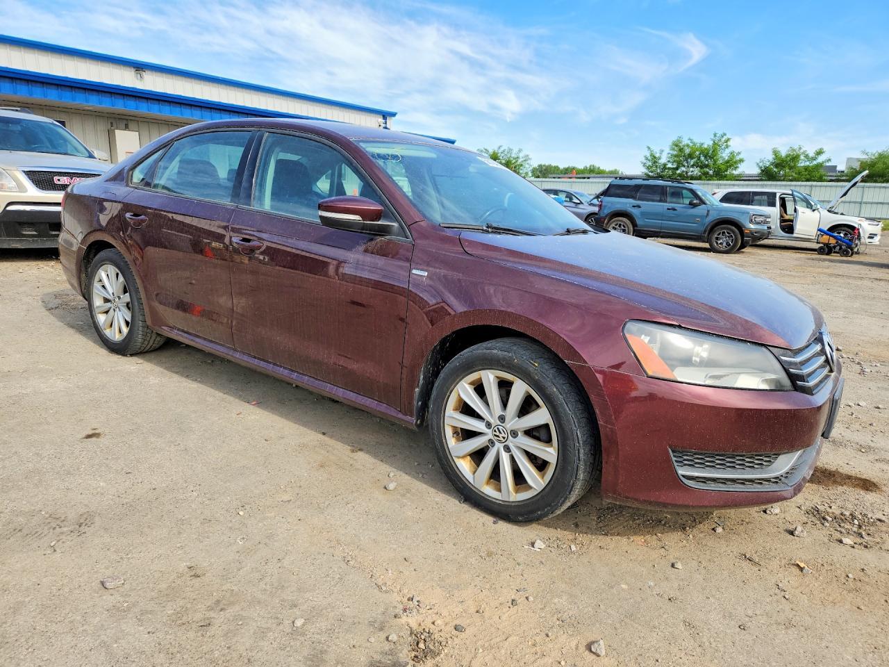 2014 VOLKSWAGEN Passat