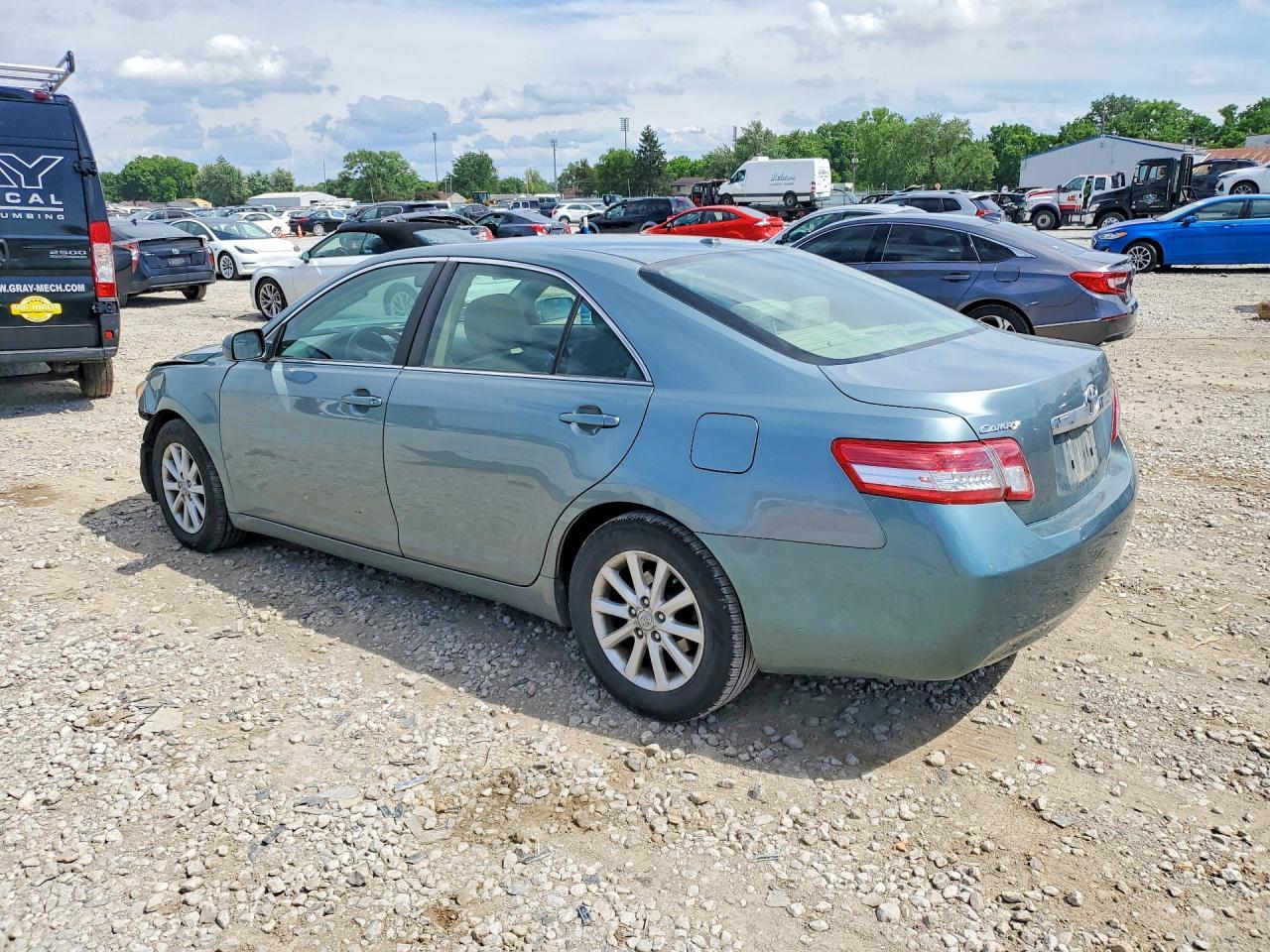 2011 TOYOTA CAMRY