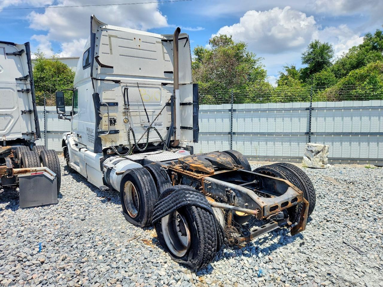 2015 VOLVO VNL