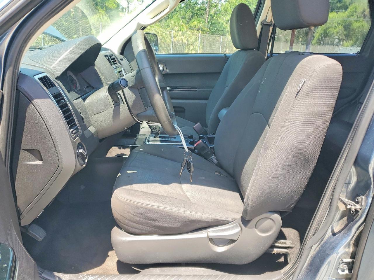 2011 MAZDA Tribute