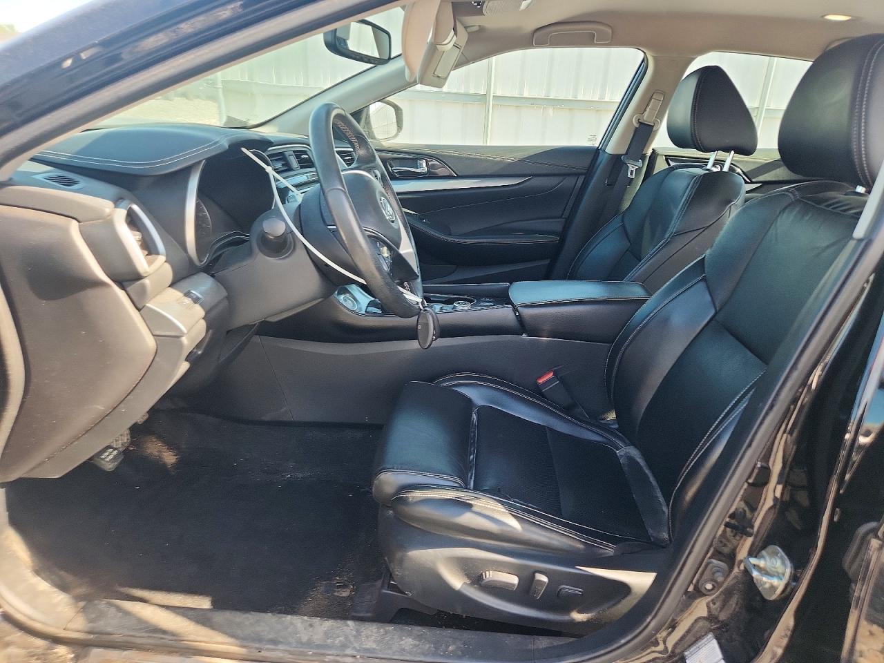 2016 NISSAN Maxima
